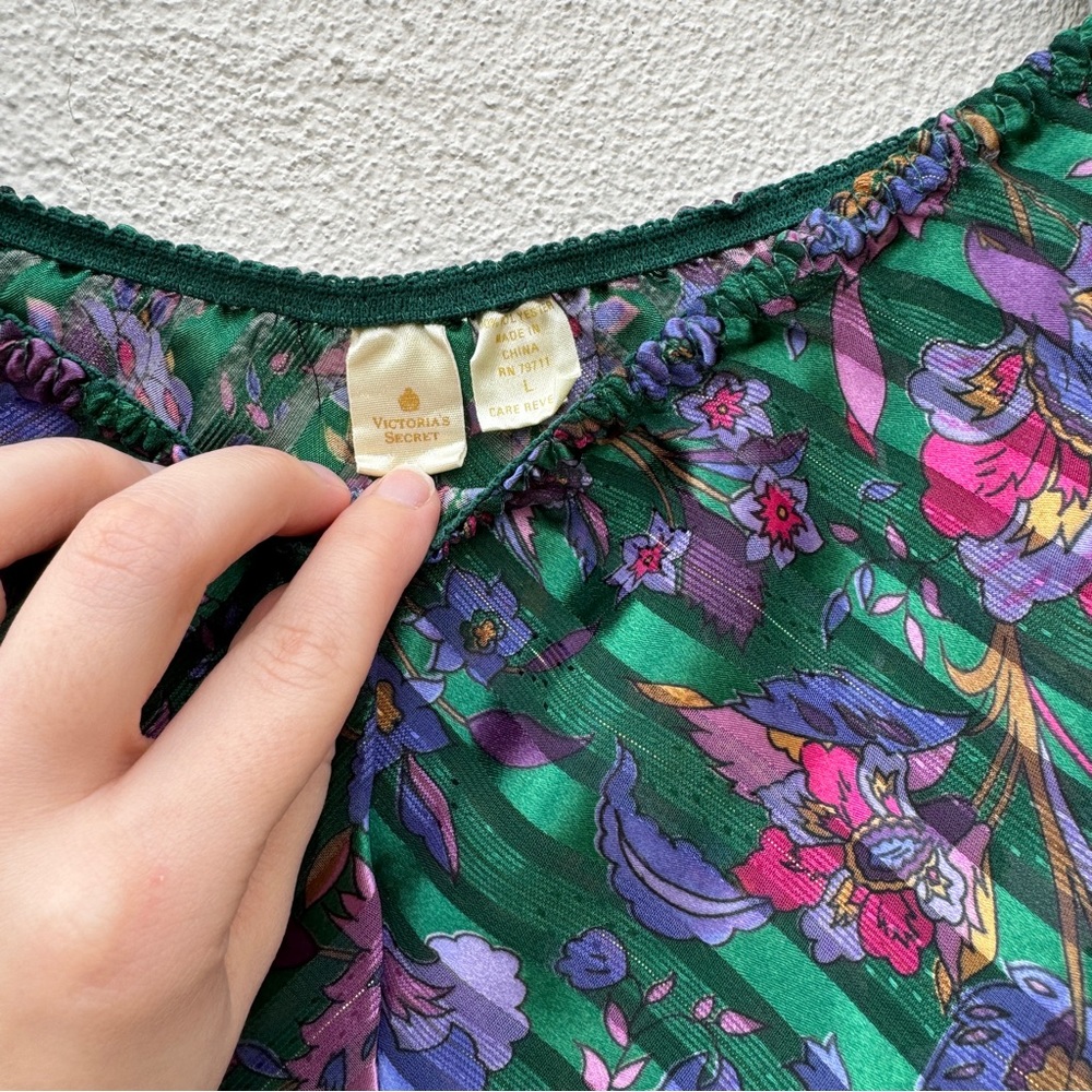 Vintage Victoria’s Secret Floral Lounge/Lingerie Set - Picture 3 of 9